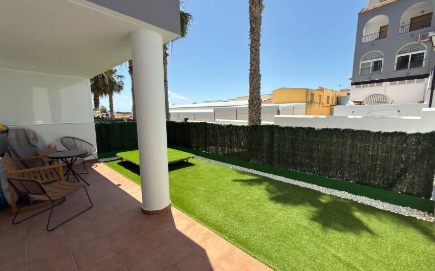 Herverkoop - Apartment -
Villamartin - La Fuente