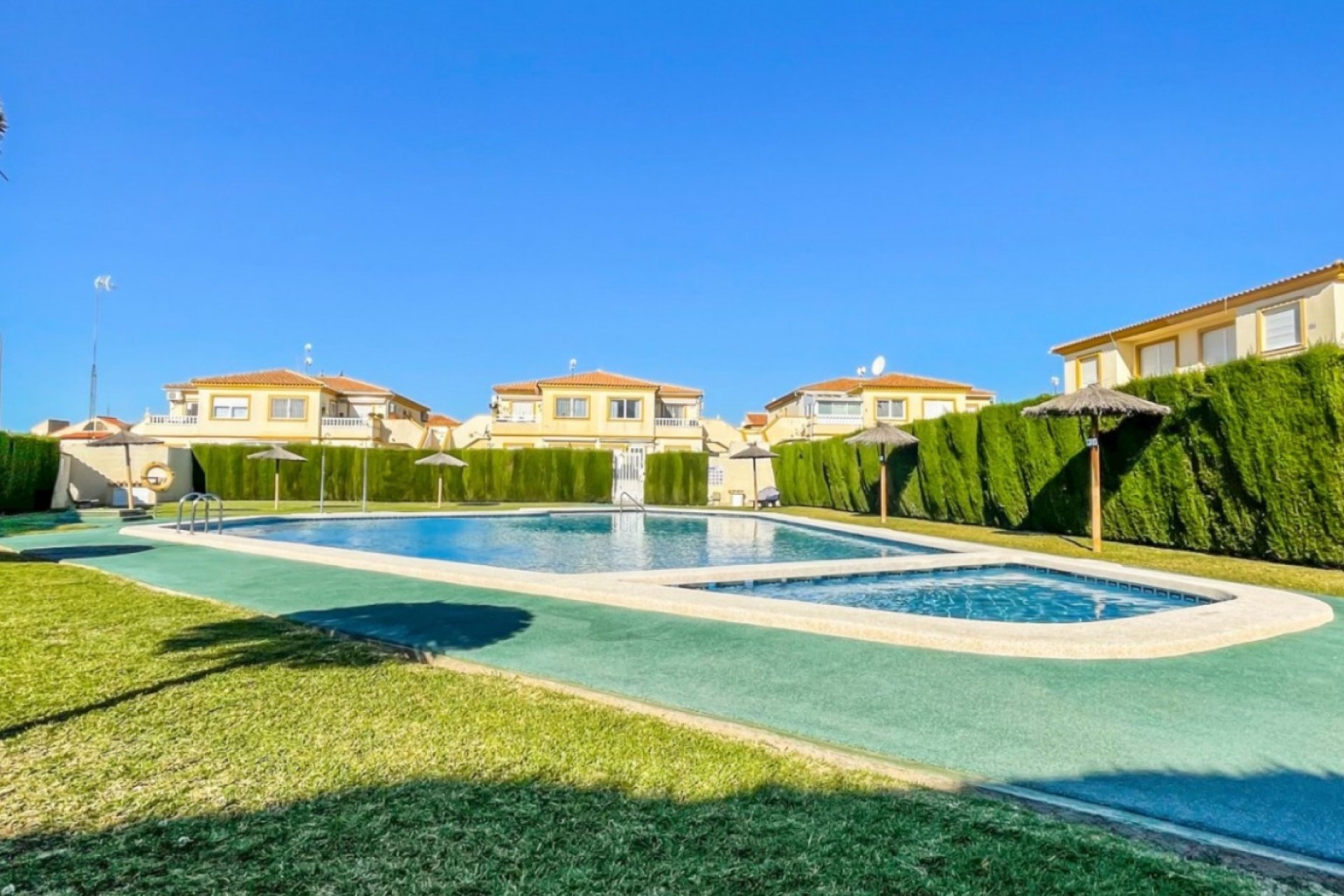 Herverkoop - Bungalow -
Orihuela Costa - Costa Blanca