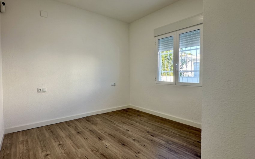 Herverkoop - Bungalow -
Orihuela Costa - Las Filipinas