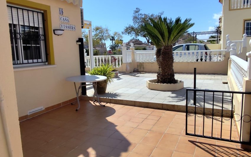 Herverkoop - Bungalow -
Orihuela - Urbanización Perla Del Mar