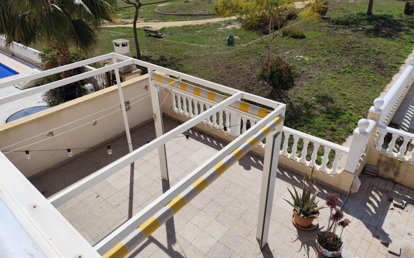 Herverkoop - Bungalow -
Orihuela - Urbanización Perla Del Mar