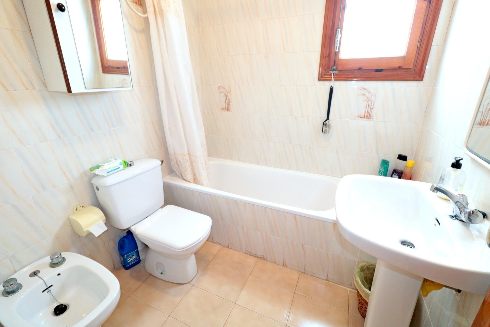 Herverkoop - Bungalow -
Torrevieja - El Acequión - Los Náufragos