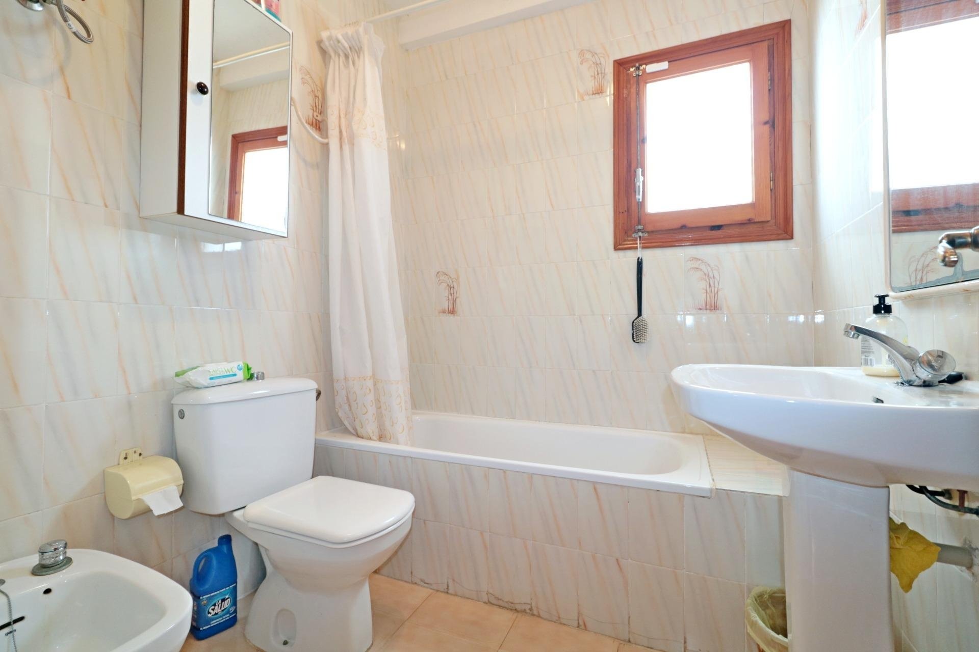 Herverkoop - Bungalow -
Torrevieja - El Acequión - Los Náufragos