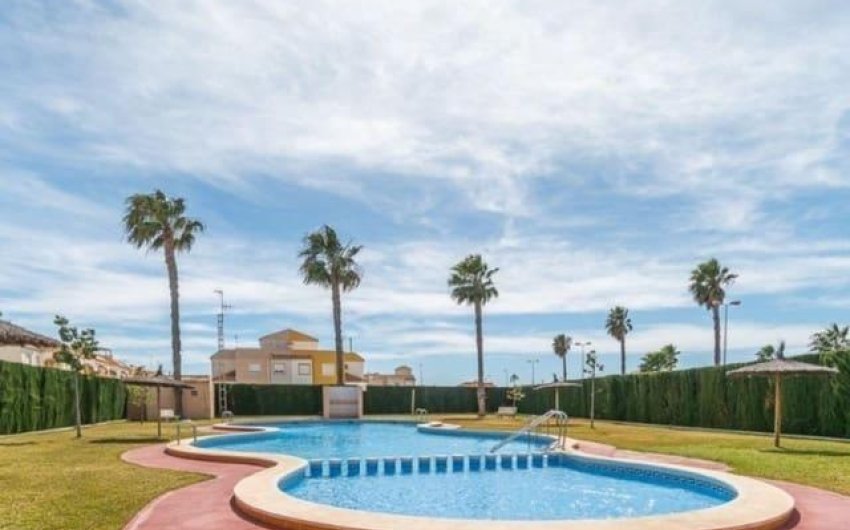 Herverkoop - Bungalow -
Torrevieja - El Limonar