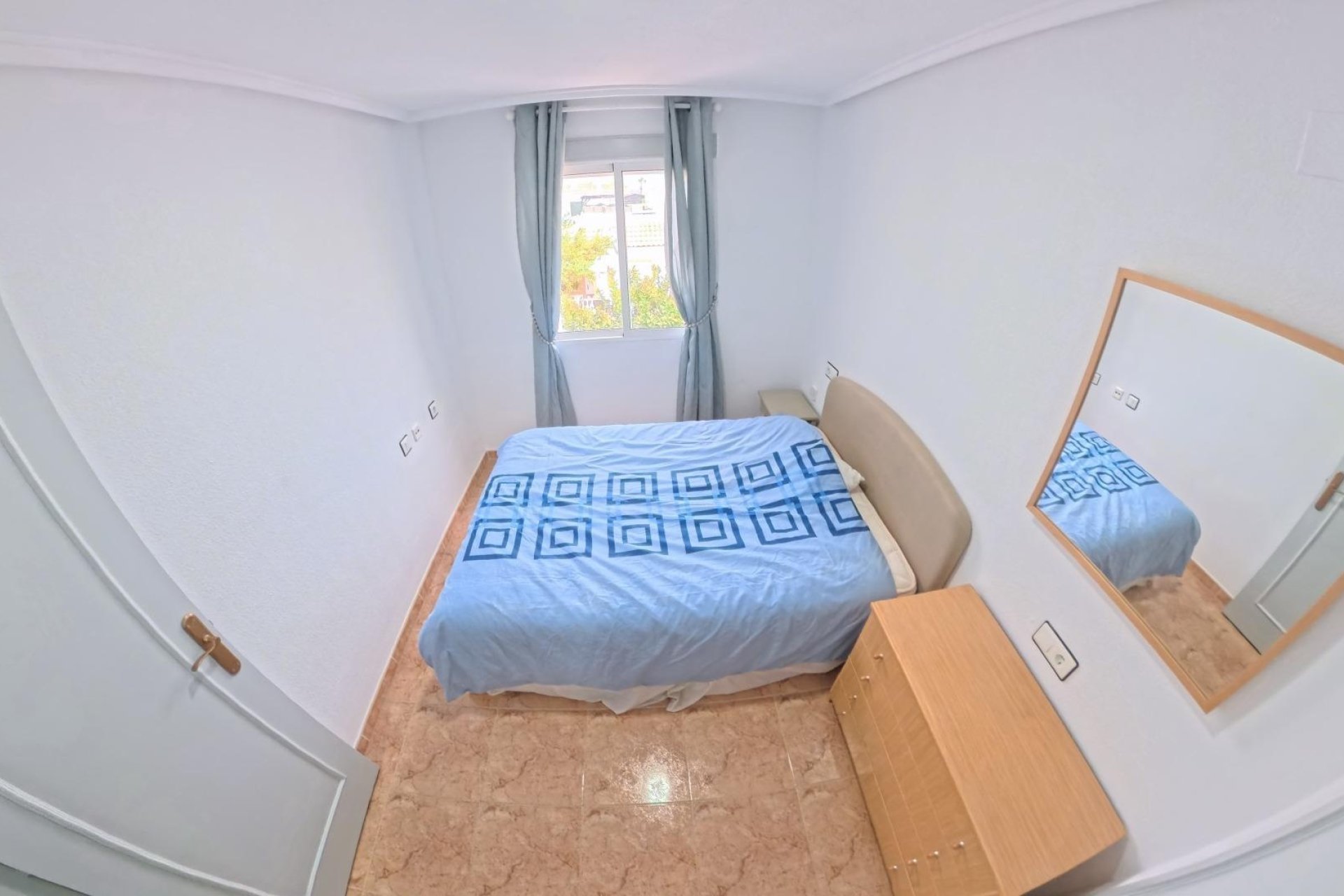 Herverkoop - Bungalow -
Torrevieja - El Limonar