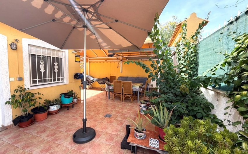 Herverkoop - Bungalow -
Torrevieja - La Mata