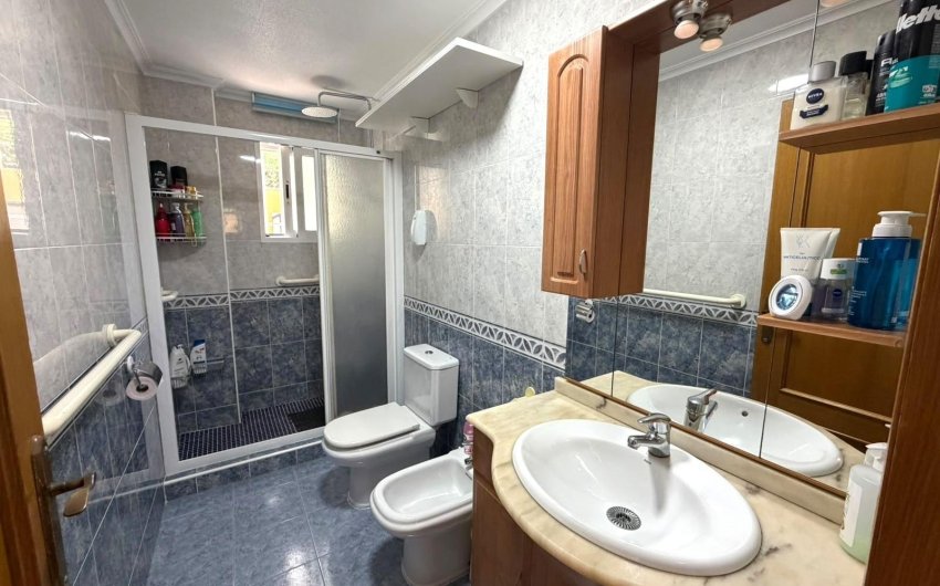 Herverkoop - Bungalow -
Torrevieja - La Mata