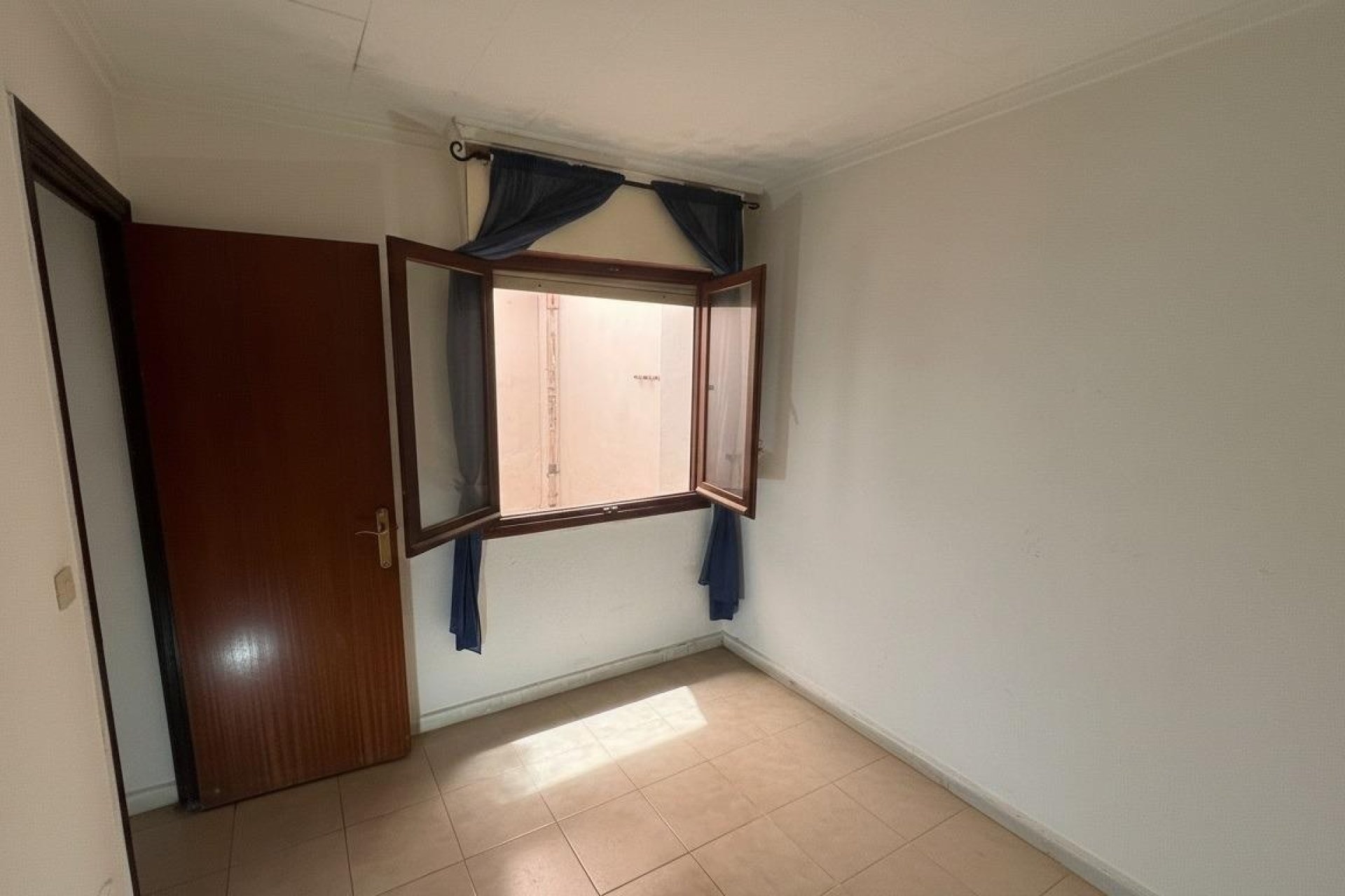 Herverkoop - Bungalow -
Torrevieja - La Siesta - El Salado - Torreta