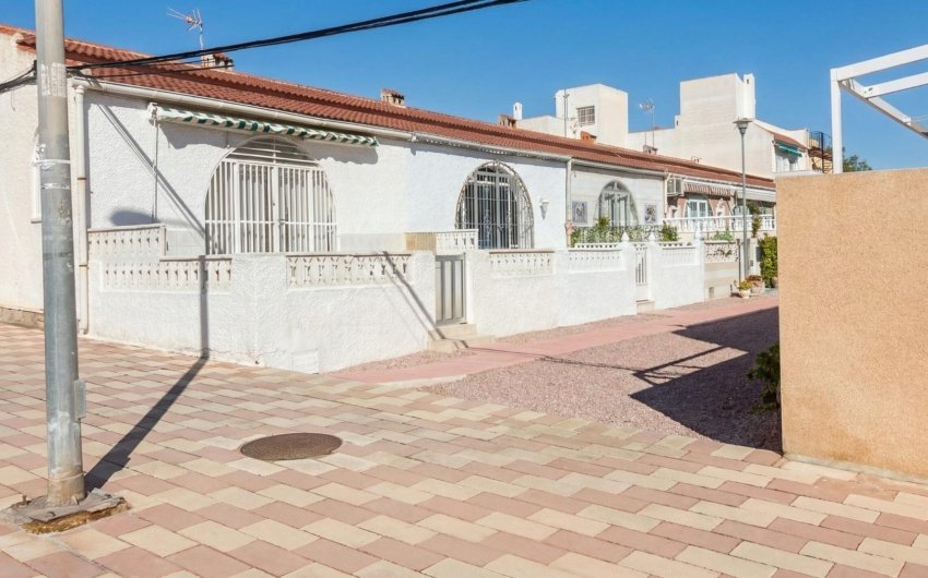 Herverkoop - Bungalow -
Torrevieja - La Siesta - El Salado - Torreta
