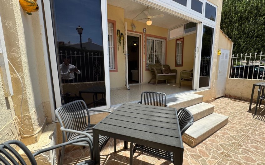 Herverkoop - Bungalow -
Torrevieja - La Siesta - El Salado - Torreta