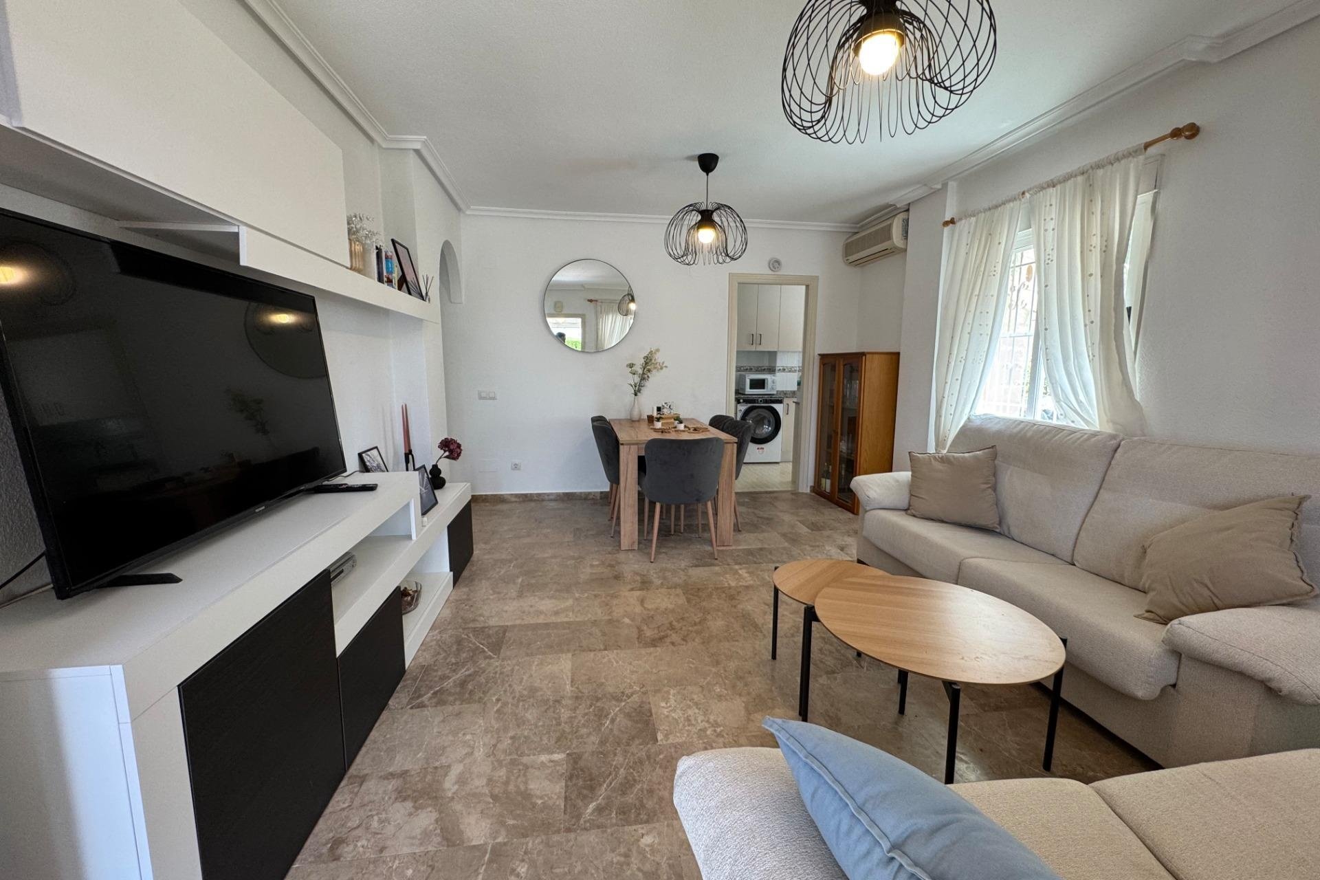 Herverkoop - Bungalow -
Torrevieja - La Siesta - El Salado - Torreta