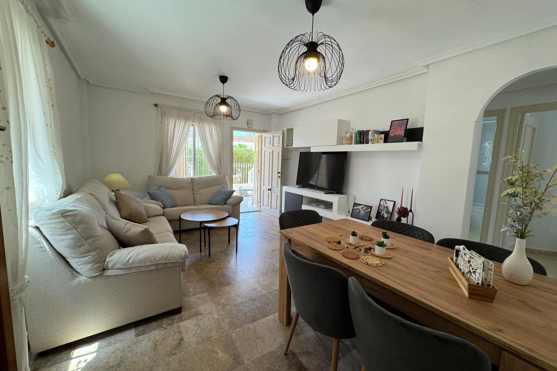 Herverkoop - Bungalow -
Torrevieja - La Siesta - El Salado - Torreta