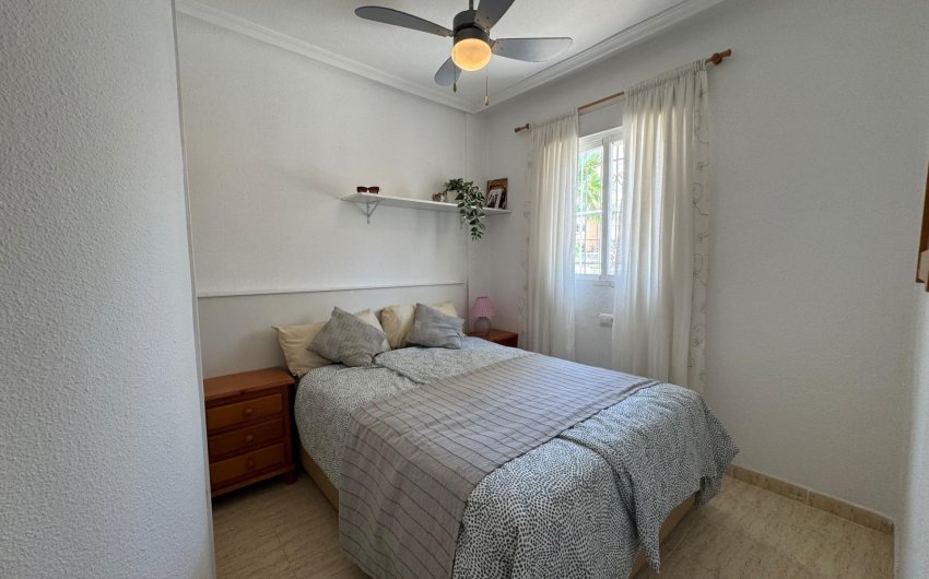 Herverkoop - Bungalow -
Torrevieja - La Siesta - El Salado - Torreta