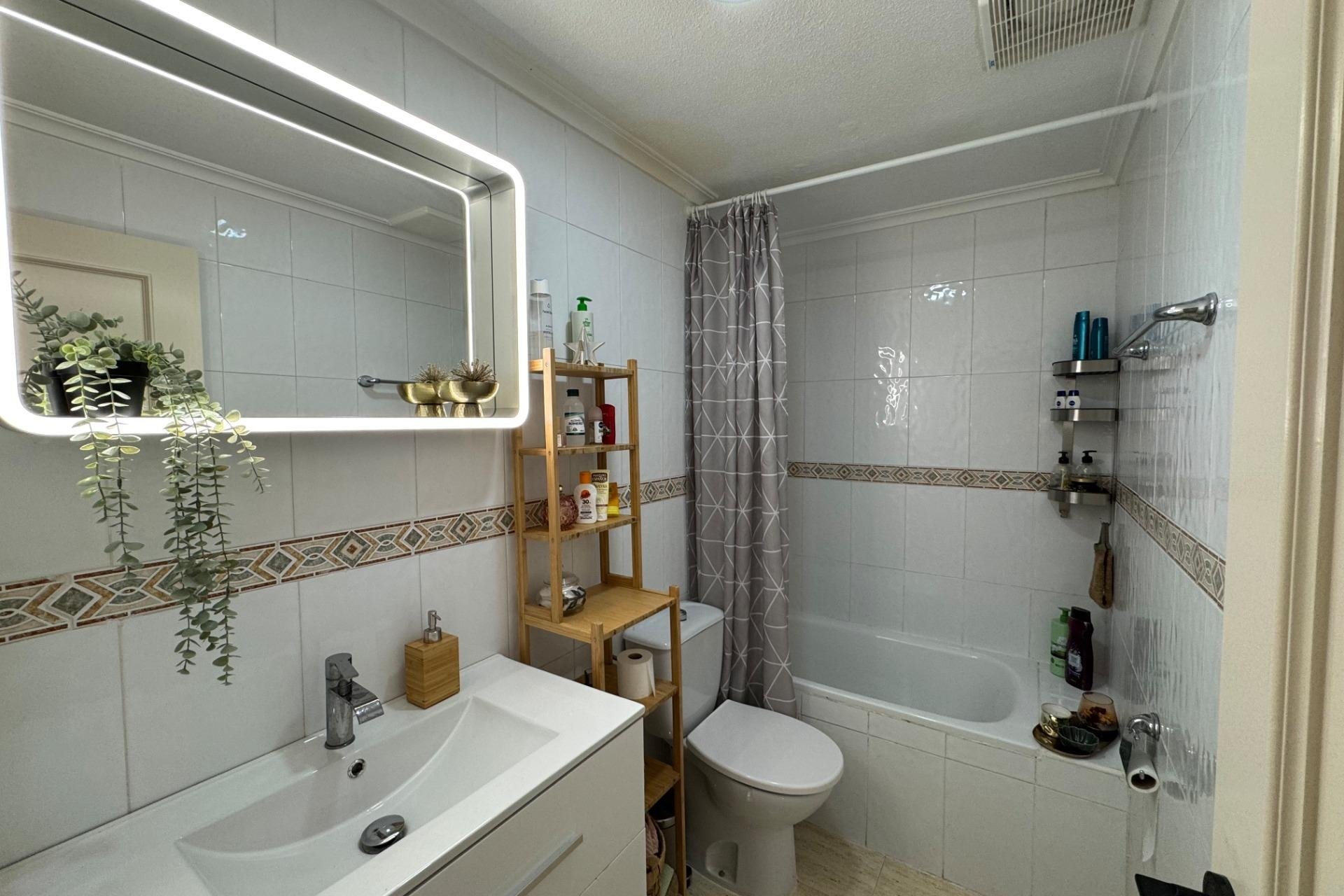 Herverkoop - Bungalow -
Torrevieja - La Siesta - El Salado - Torreta