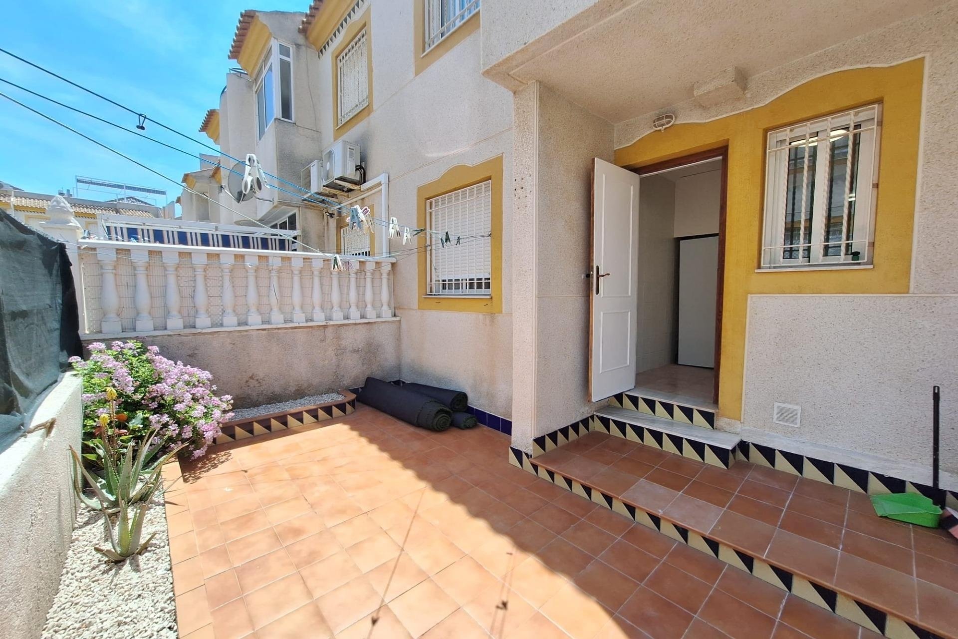 Herverkoop - Bungalow -
Torrevieja - Sector 25