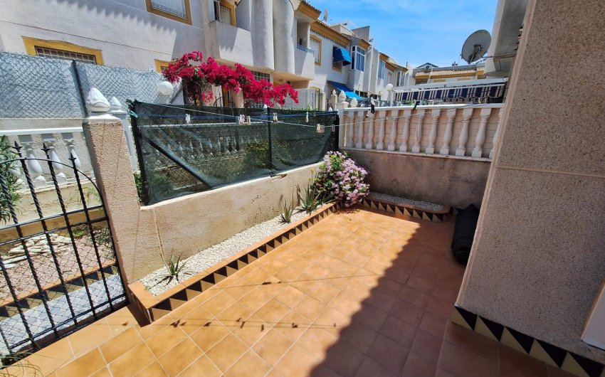 Herverkoop - Bungalow -
Torrevieja - Sector 25