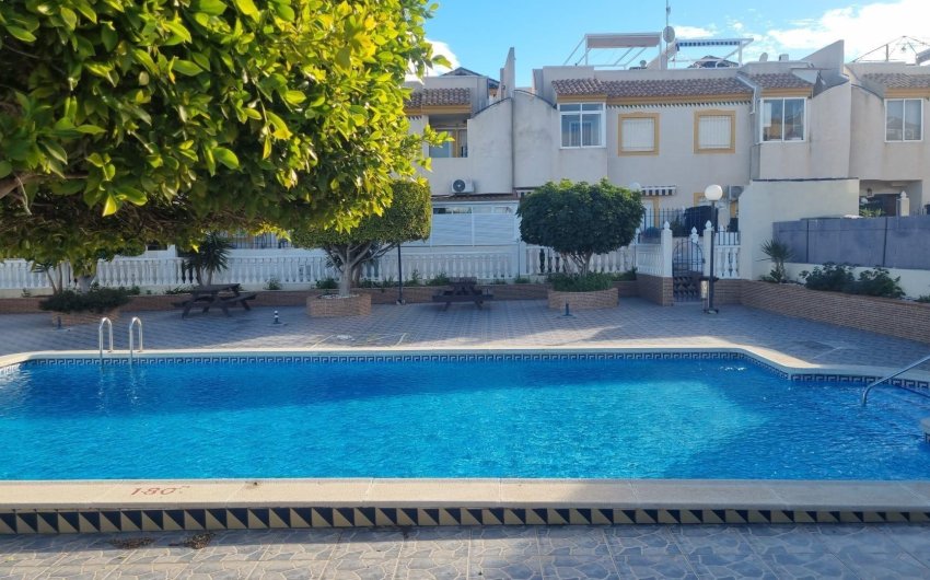 Herverkoop - Bungalow -
Torrevieja - Sector 25