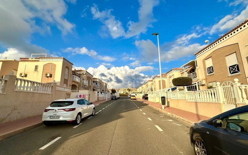 Herverkoop - Bungalow -
Torrevieja - Torreblanca