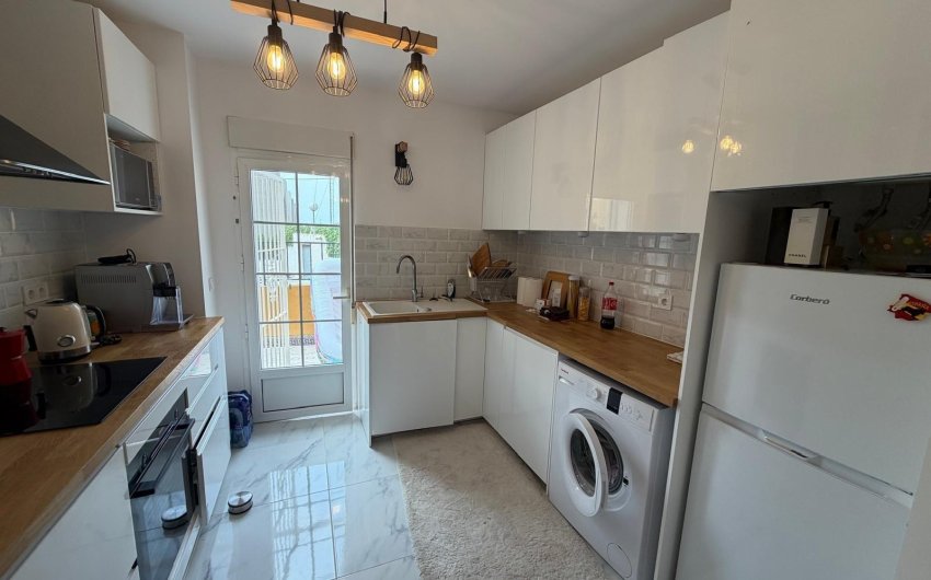 Herverkoop - Bungalow -
Torrevieja - Zona Los Frutales