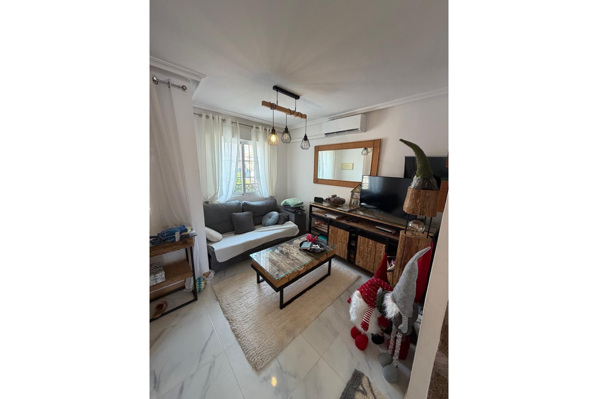 Herverkoop - Bungalow -
Torrevieja - Zona Los Frutales