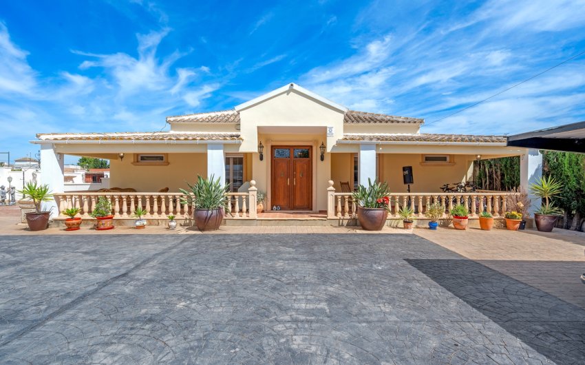 Herverkoop - Country House -
Almoradí - Las Heredades