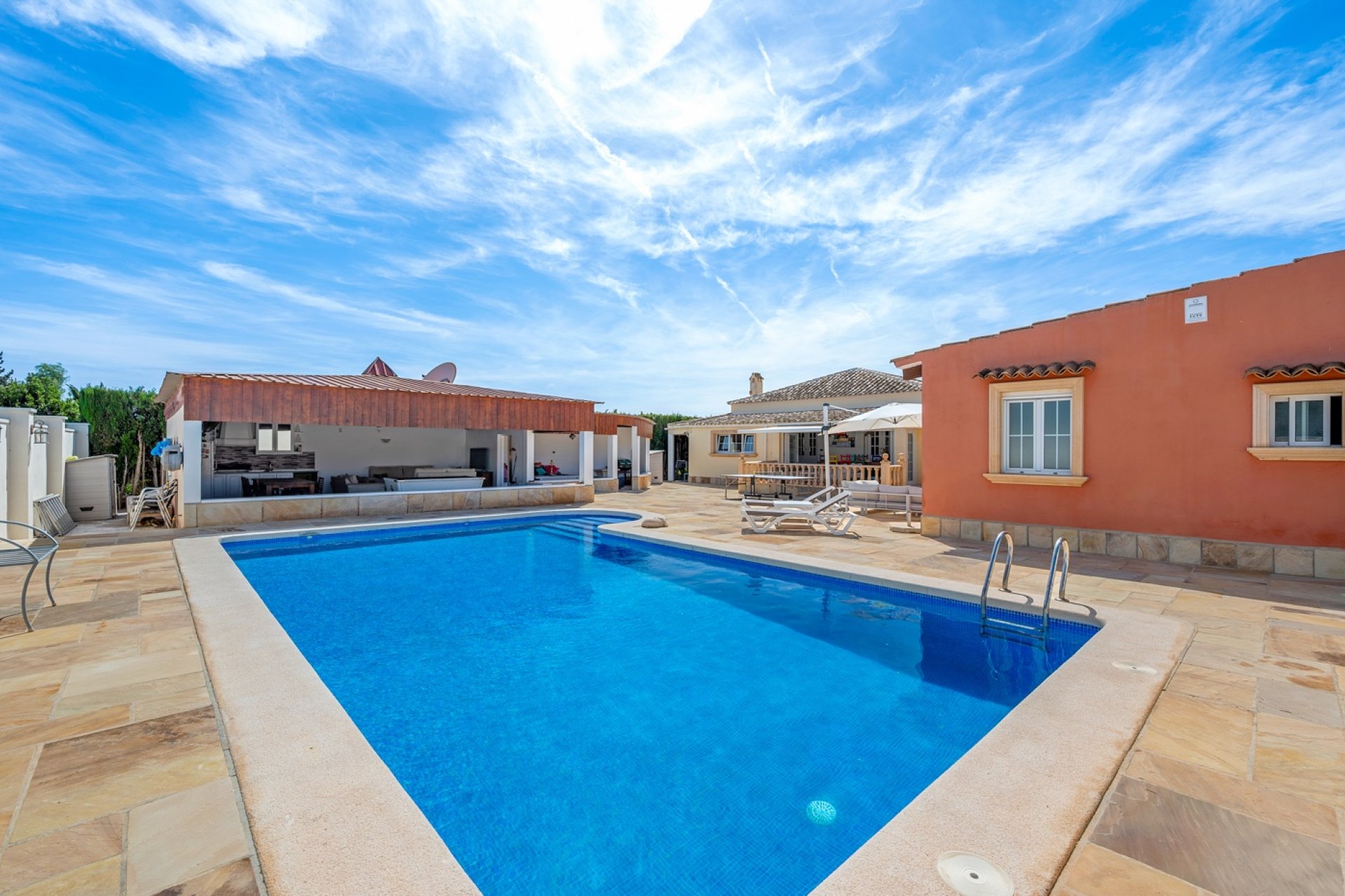 Herverkoop - Country House -
Almoradí - Las Heredades