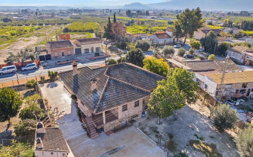 Herverkoop - Country House -
Beniel - Carretera de Beniel