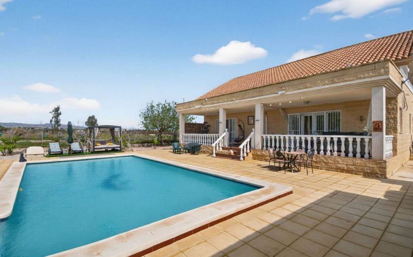 Herverkoop - Country House -
Cartagena