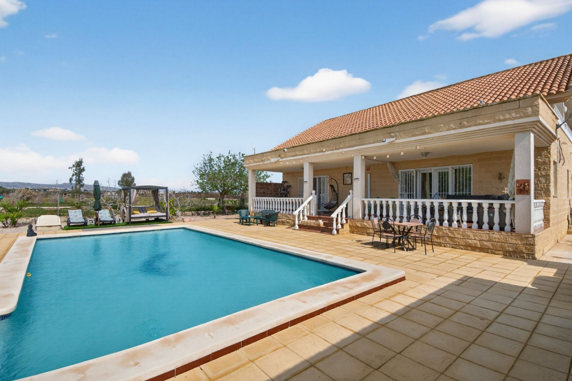 Herverkoop - Country House -
Cartagena