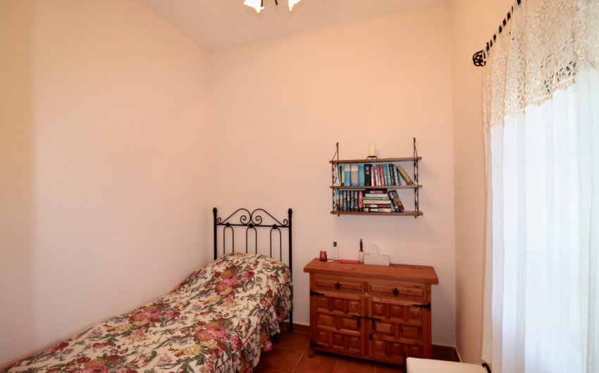 Herverkoop - Country House -
Catral