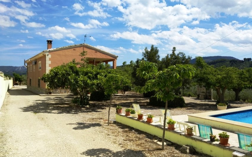 Herverkoop - Country House -
Cocentaina