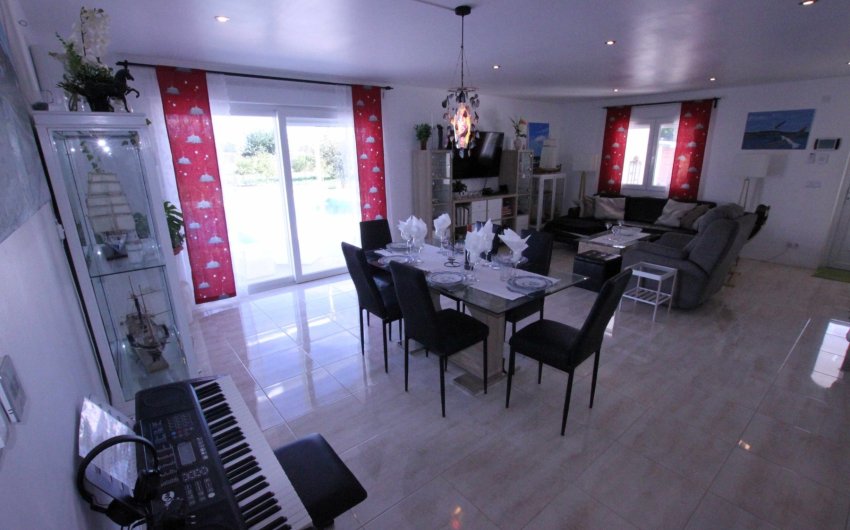 Herverkoop - Country House -
Crevillente