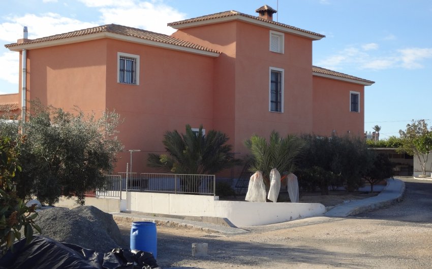 Herverkoop - Country House -
El Altet