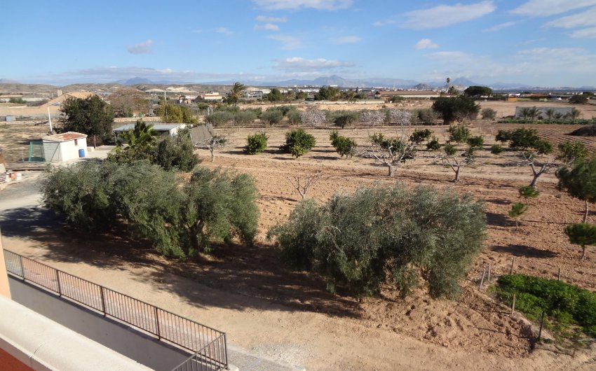 Herverkoop - Country House -
El Altet