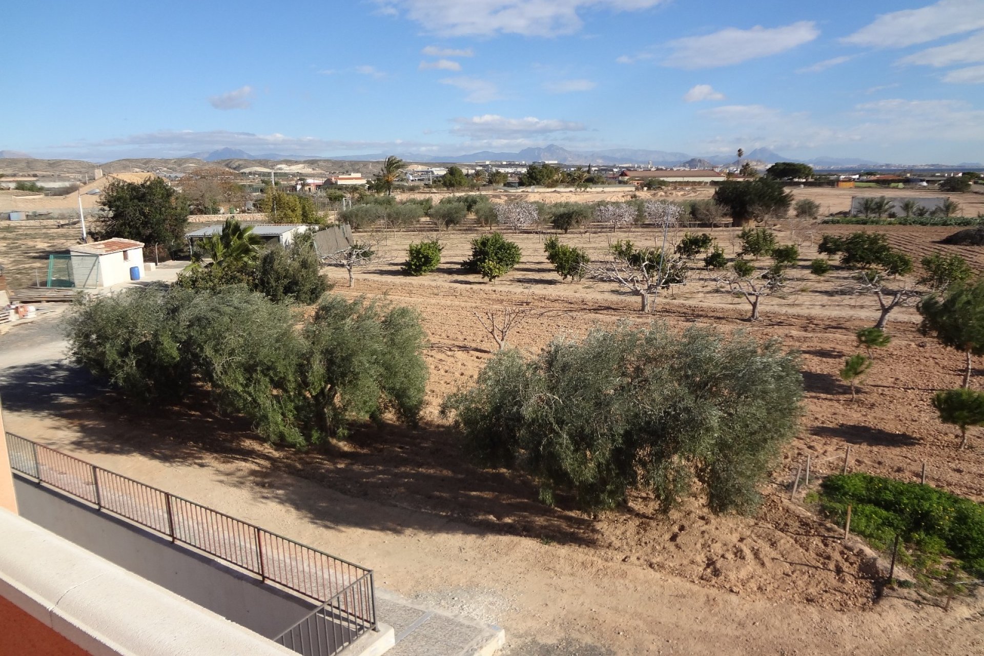 Herverkoop - Country House -
El Altet