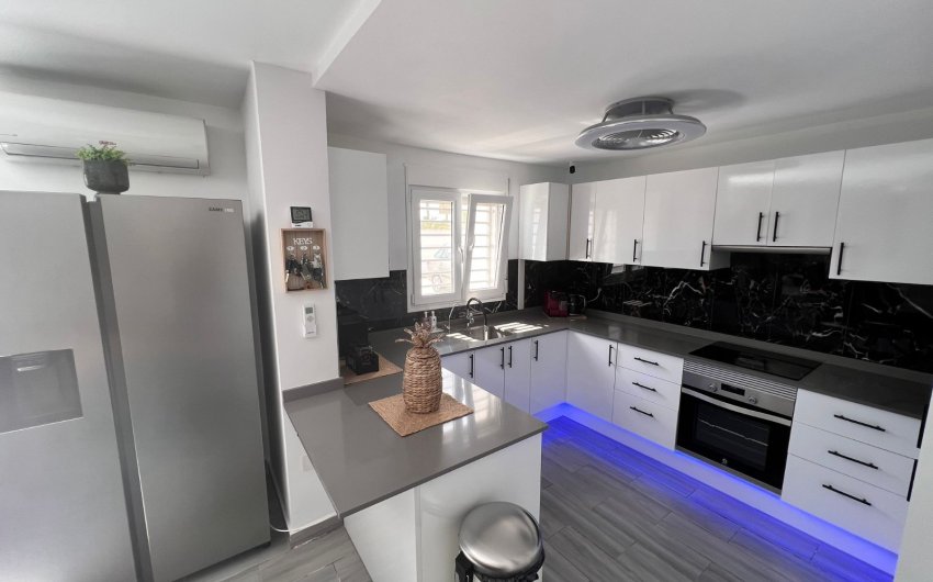 Herverkoop - Country House -
Elche - La Marina