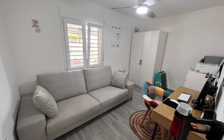 Herverkoop - Country House -
Elche - La Marina