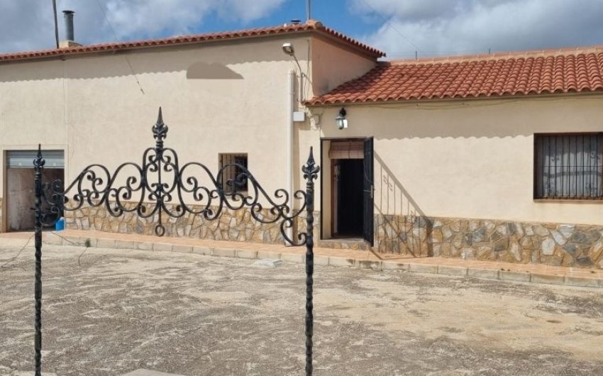 Herverkoop - Country House -
Hondón de las Nieves - Inland