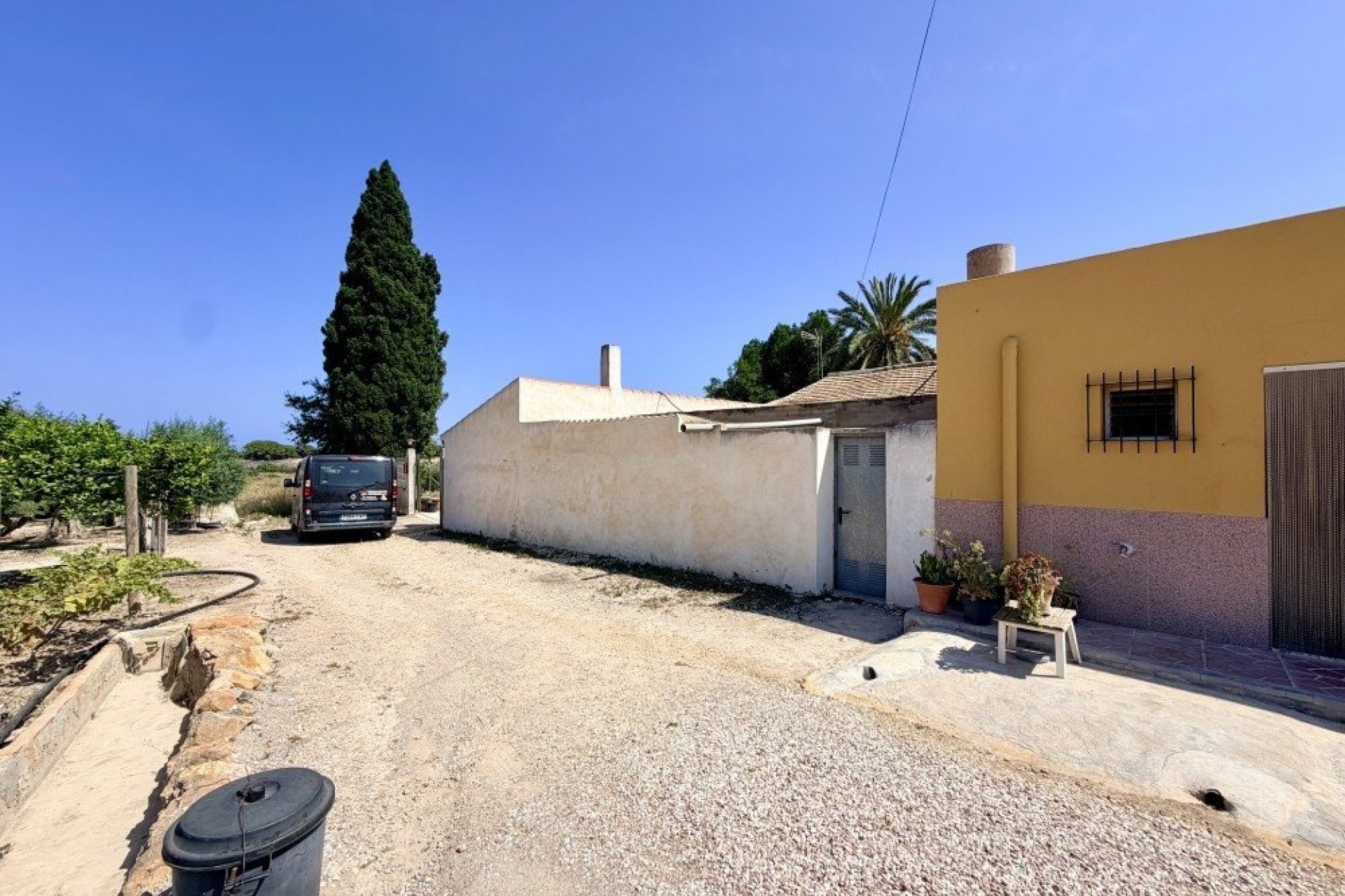 Herverkoop - Country House -
La Marina - Costa Blanca
