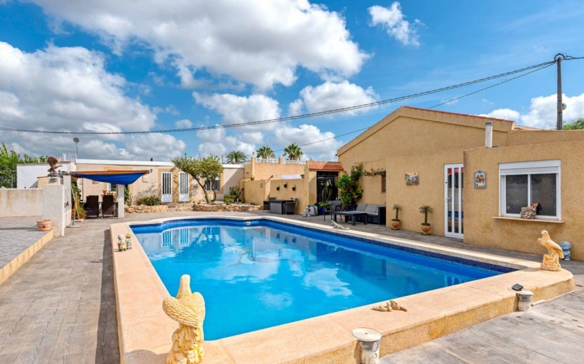 Herverkoop - Country House -
Los Montesinos