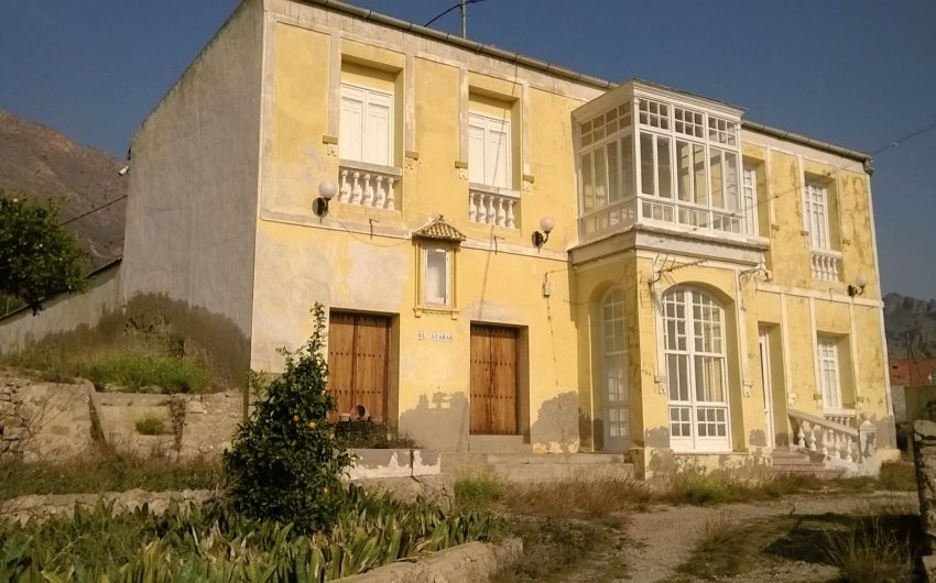 Herverkoop - Country House -
Orihuela - Inland