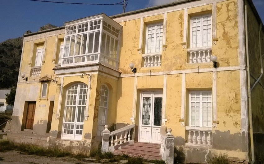 Herverkoop - Country House -
Orihuela - Inland