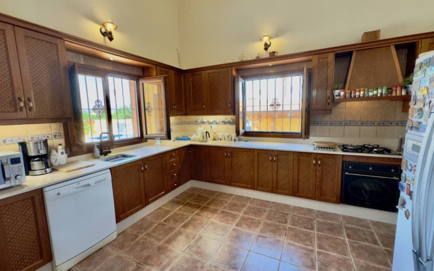 Herverkoop - Country House -
Orihuela