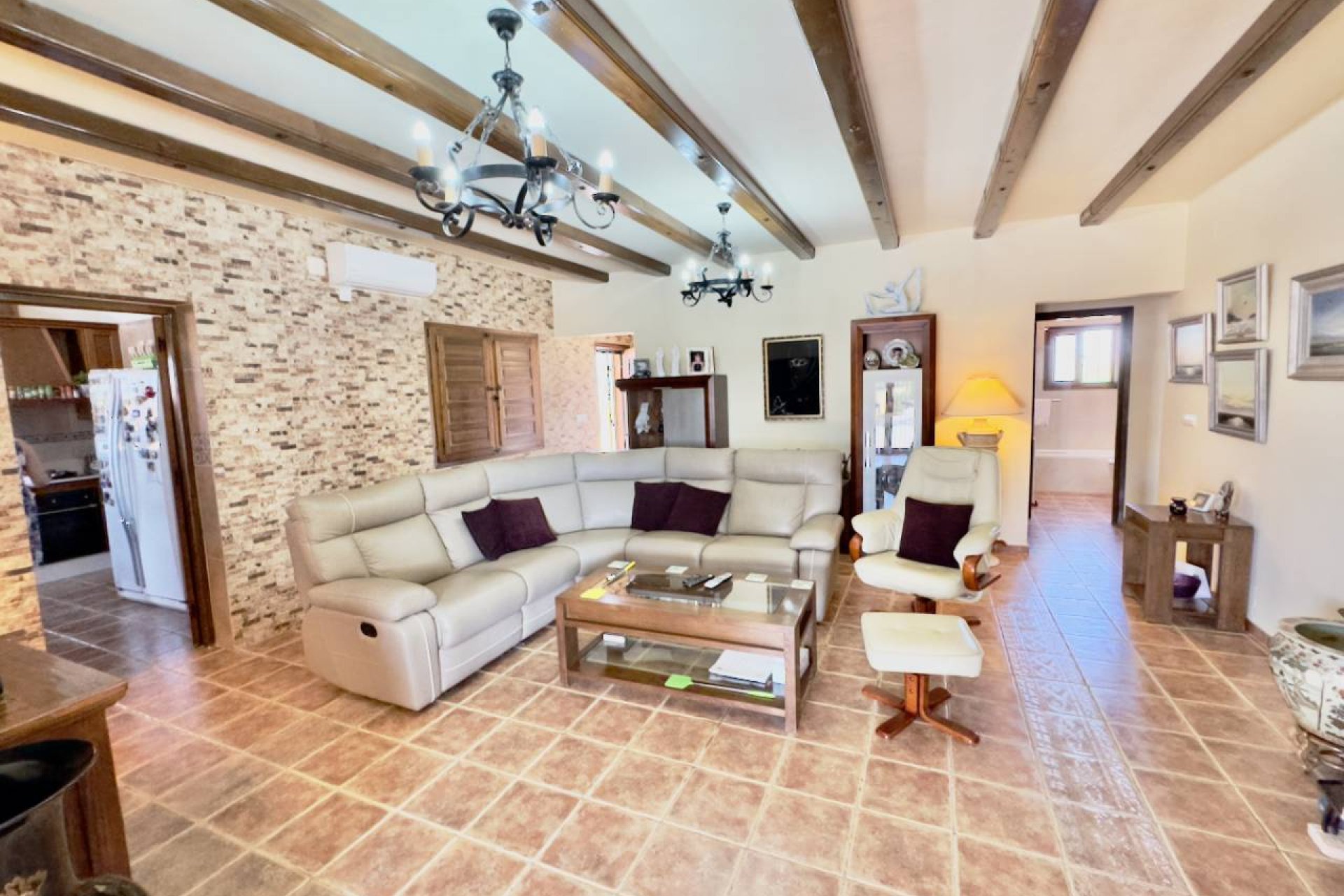 Herverkoop - Country House -
Orihuela