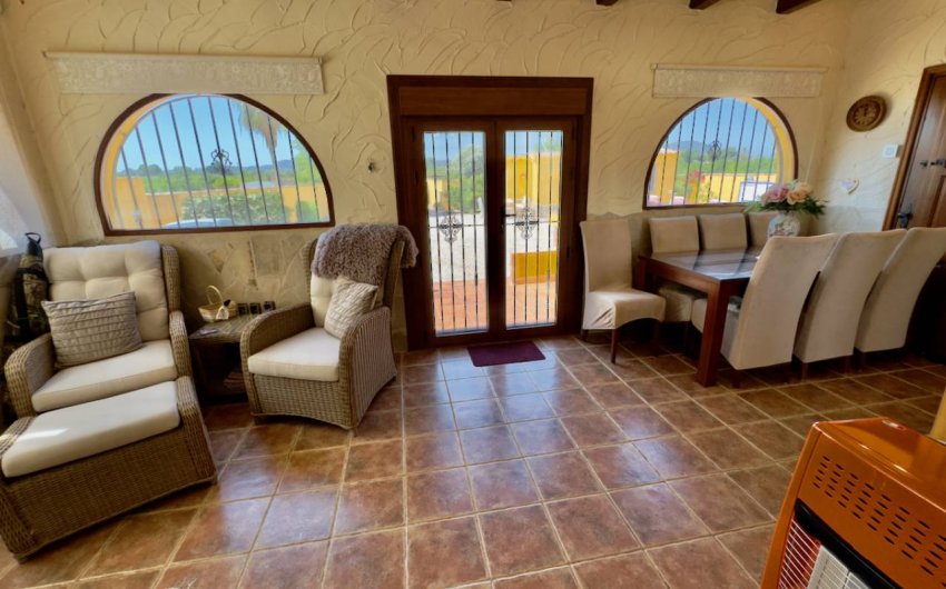 Herverkoop - Country House -
Orihuela