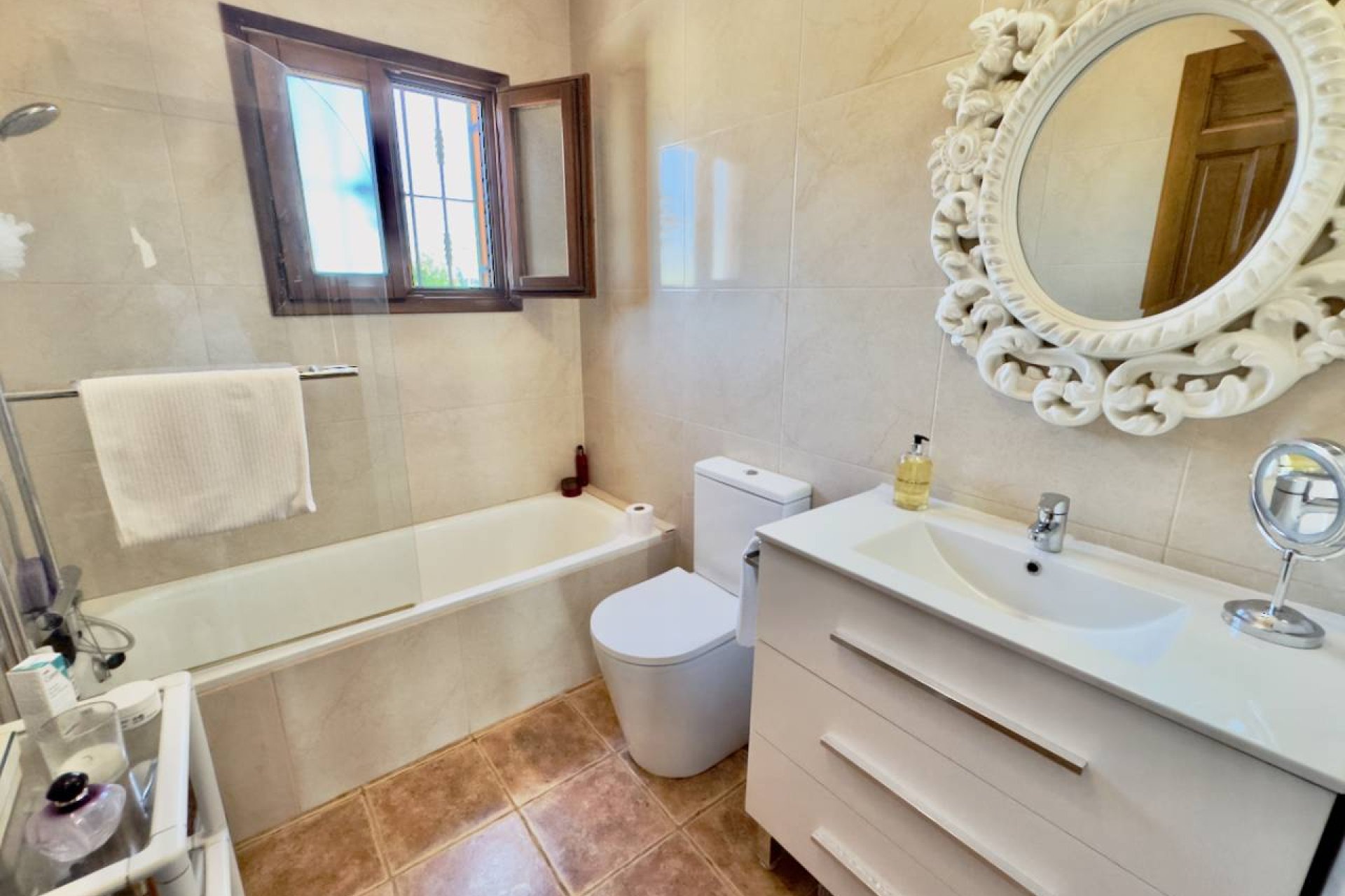 Herverkoop - Country House -
Orihuela