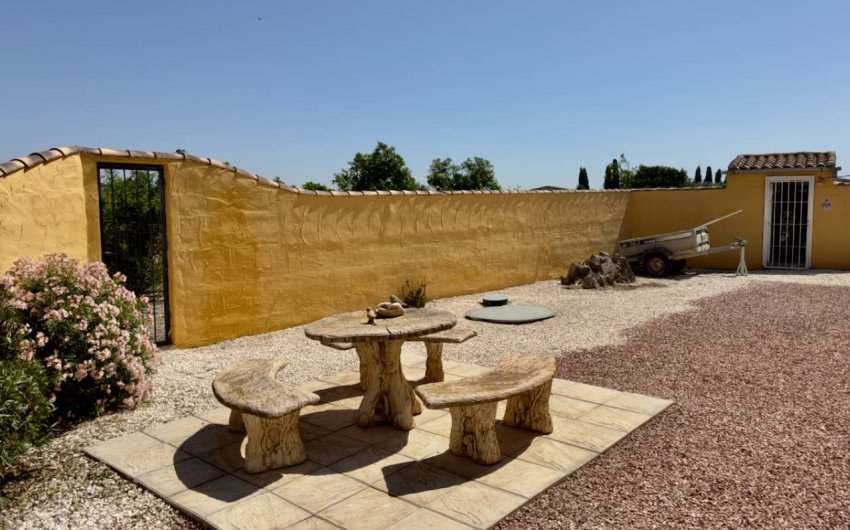 Herverkoop - Country House -
Orihuela