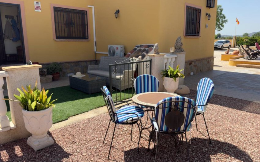 Herverkoop - Country House -
Orihuela