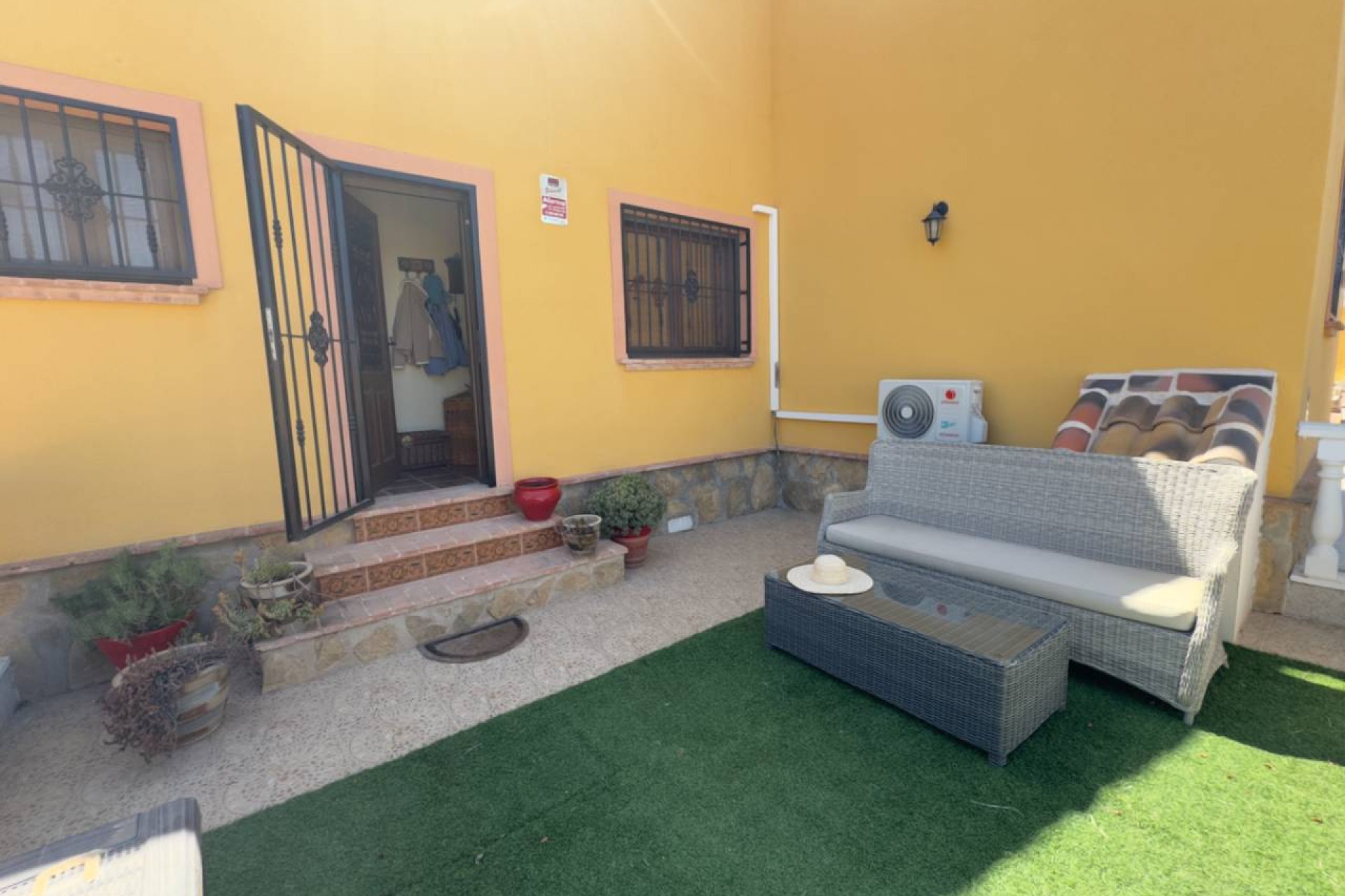 Herverkoop - Country House -
Orihuela