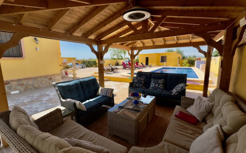 Herverkoop - Country House -
Orihuela